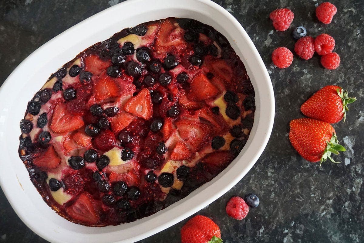 Summer Berry Cobbler - Cooking With Parita