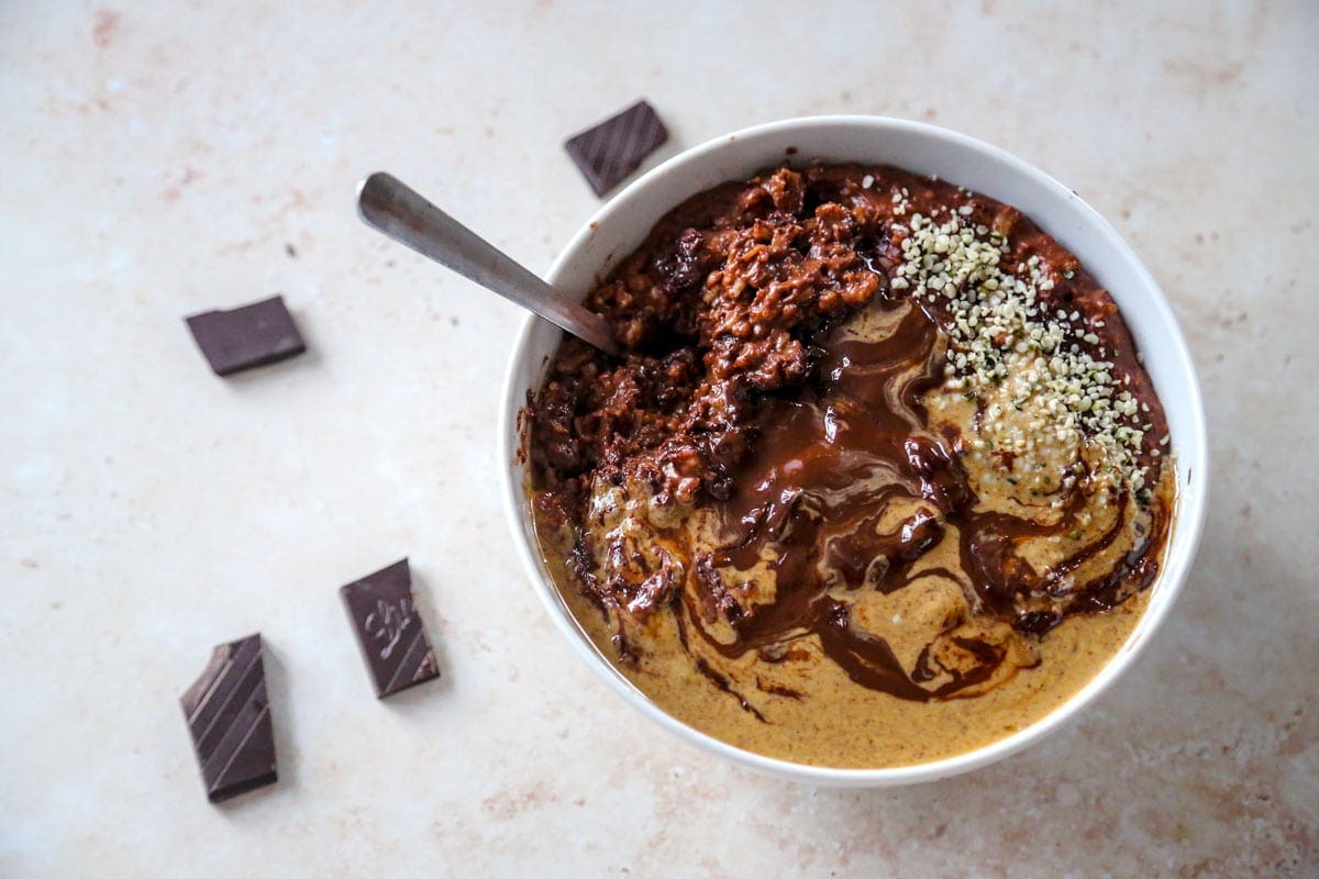 Chocolate Almond Butter Oatmeal | cookingwithparita.com