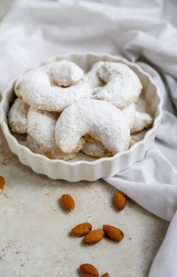 Image of Almond Vegan Vanillekipferl (German Vanilla Crescent Cookies) | cookingwithparita.com