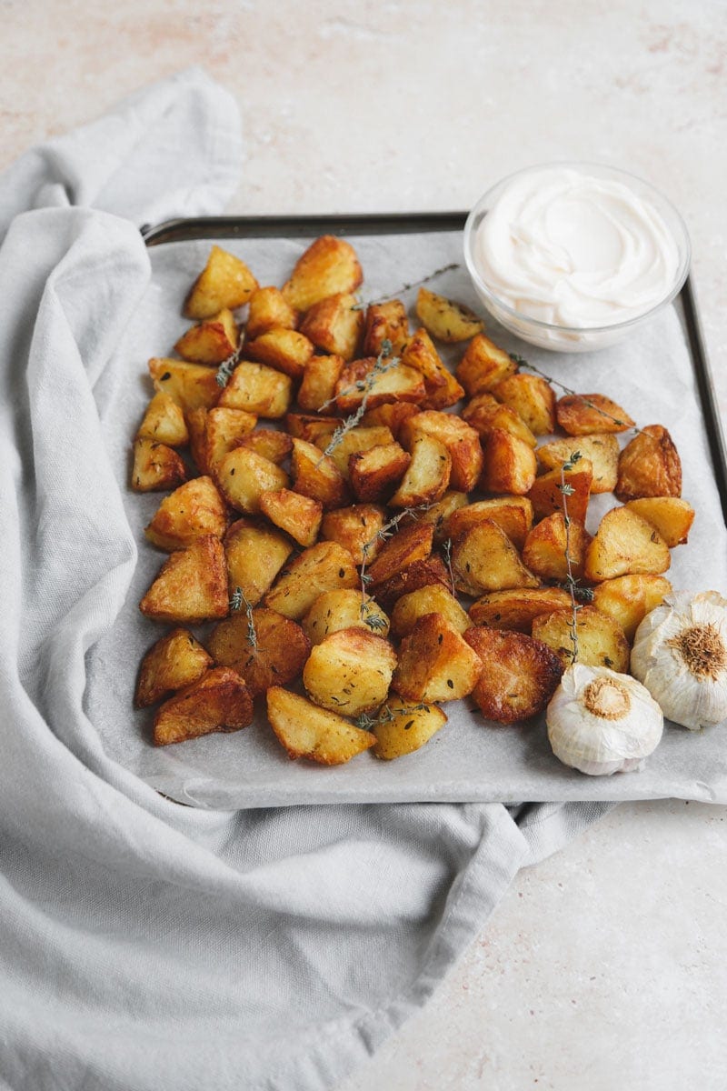 Vegan Crispy Roast Potatoes with Garlic and Thyme