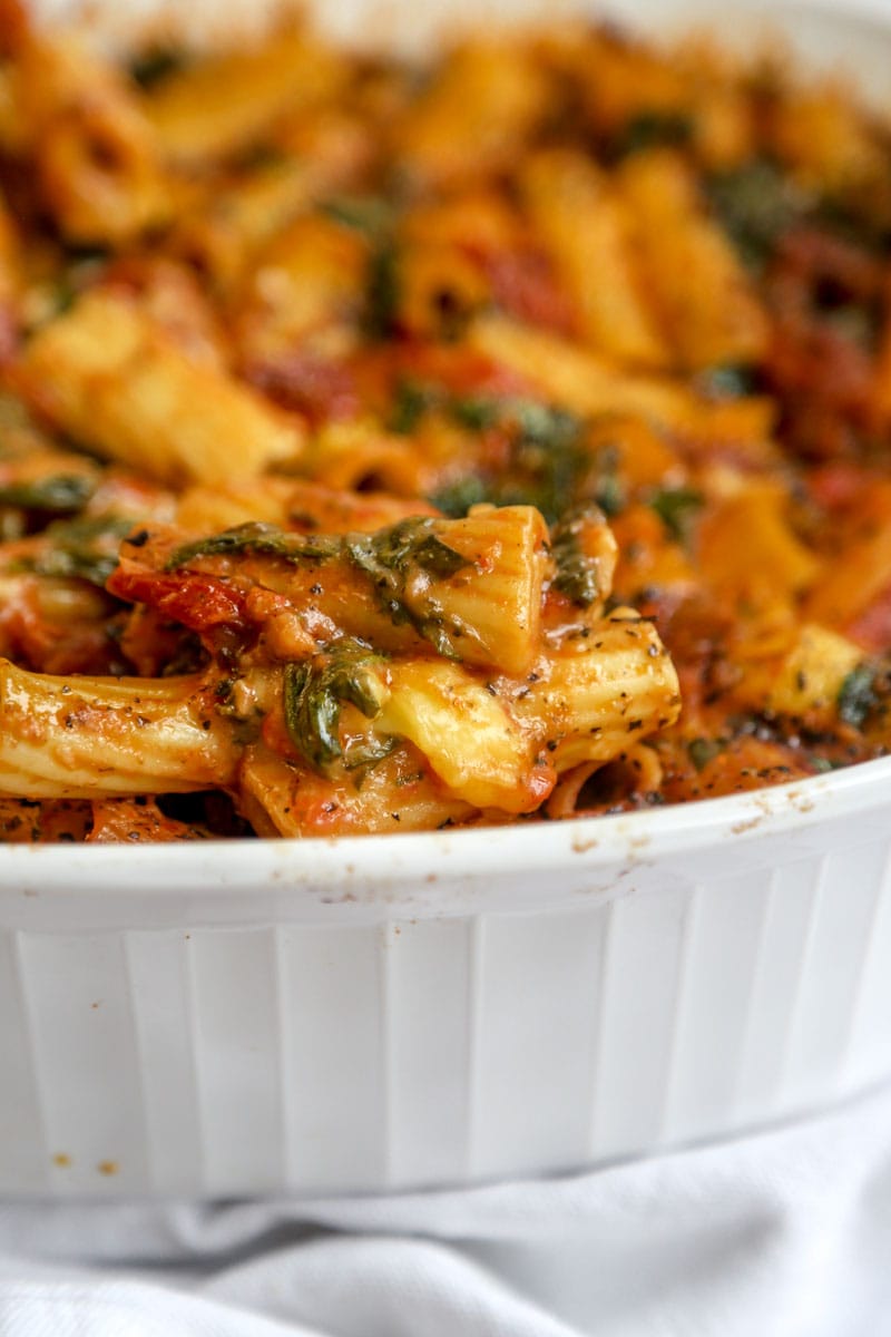 Vegan One Pan Sun-dried Tomato Pasta Bake - Cooking With Parita