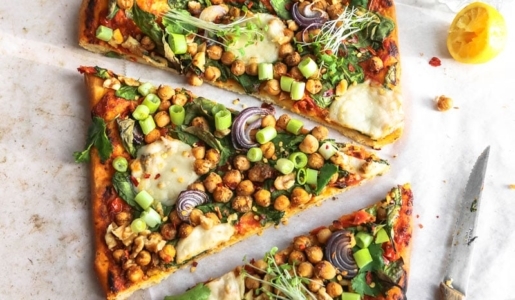 Vegan Chickpea + Spinach Masala Indian Pizza Recipe | cookingwithparita.com