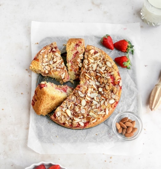 Vegan Almond Strawberry Crumb Cake | cookingwithparita.com