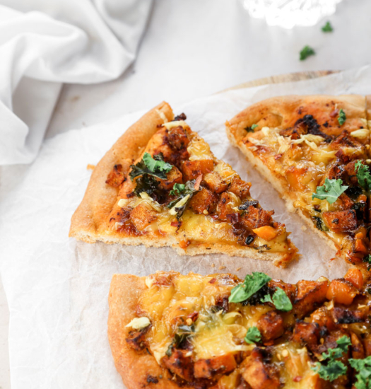 Vegan Spicy Butternut Squash Pizza with Caramelized Onions | cookingwithparita.com