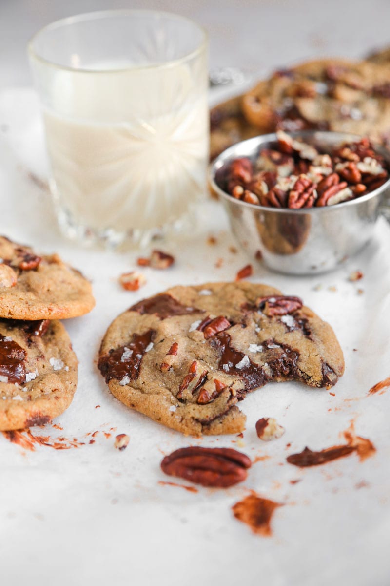 vegan dark chocolate pecan cookies | cookingwithparita.com